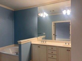 Building Photo - 144 W Ridge Way