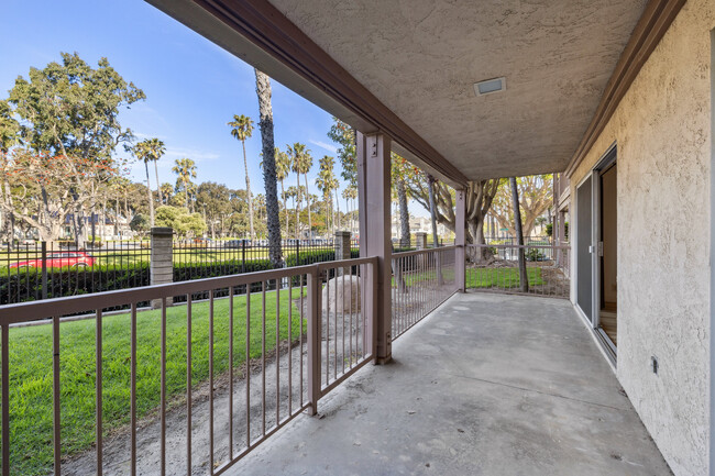 Building Photo - 614 Sunfish Way