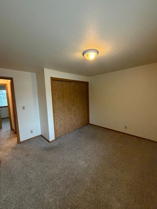 Building Photo - 3622 W Rose Hl St