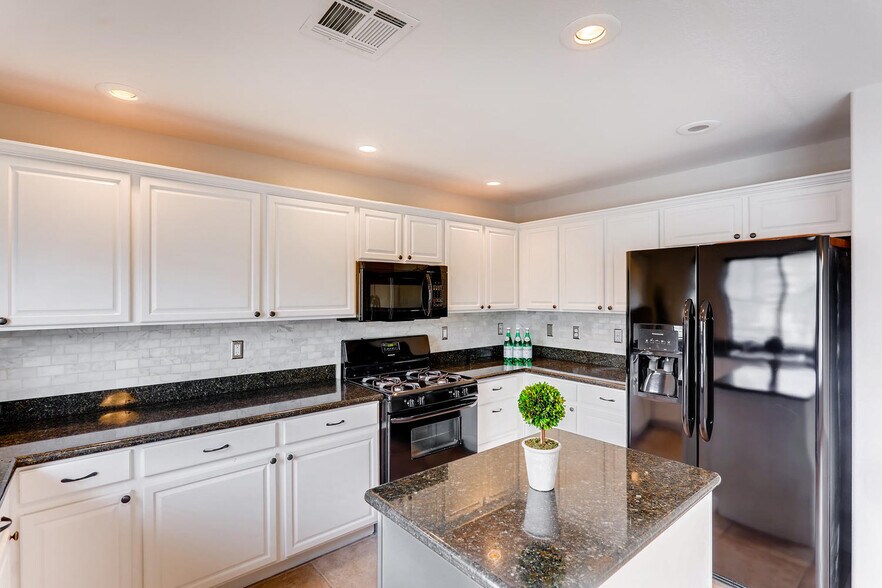 Building Photo - 2750 Fountain Ridge Ln