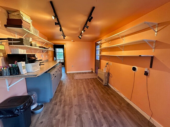 Building Photo - 107 Franklin St