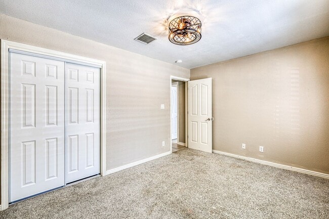 Building Photo - 5948 Anapaula Dr