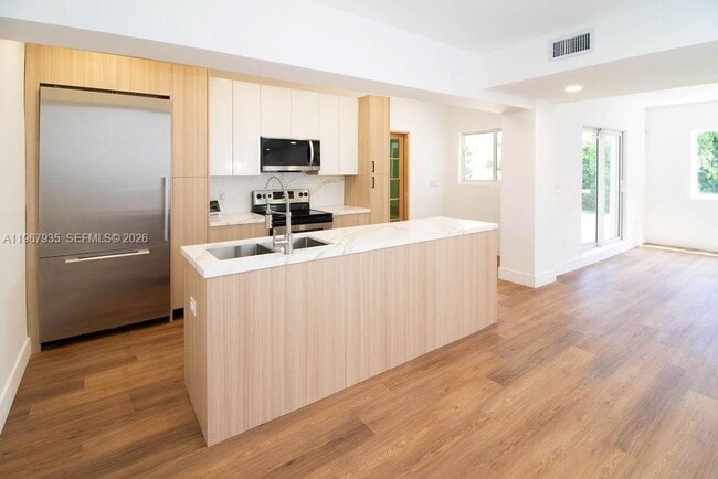 Building Photo - 1255 Jackson St