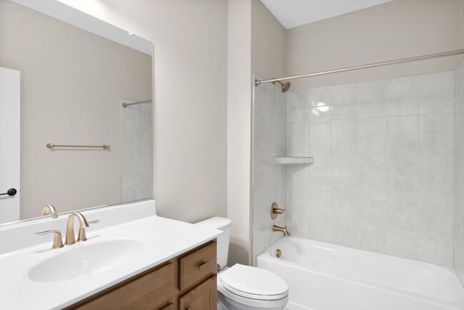 Building Photo - Luxury Maintenance-Free Former Model Home in Grove City – 2 Bed, 2 Bath Ranch