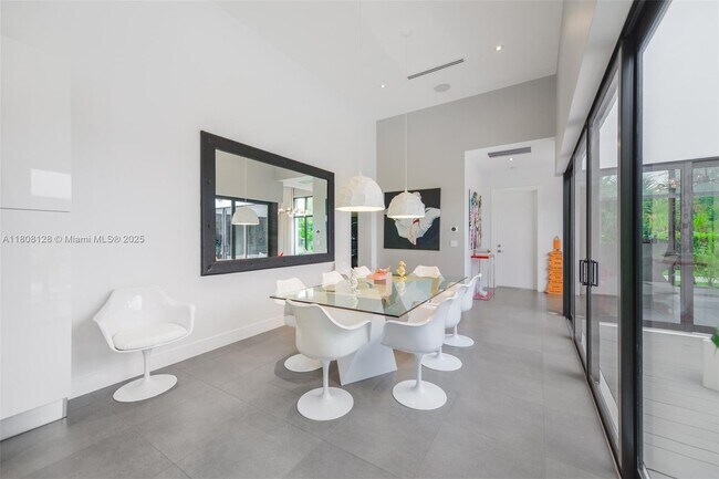 Building Photo - 7940 SW 58th Ct