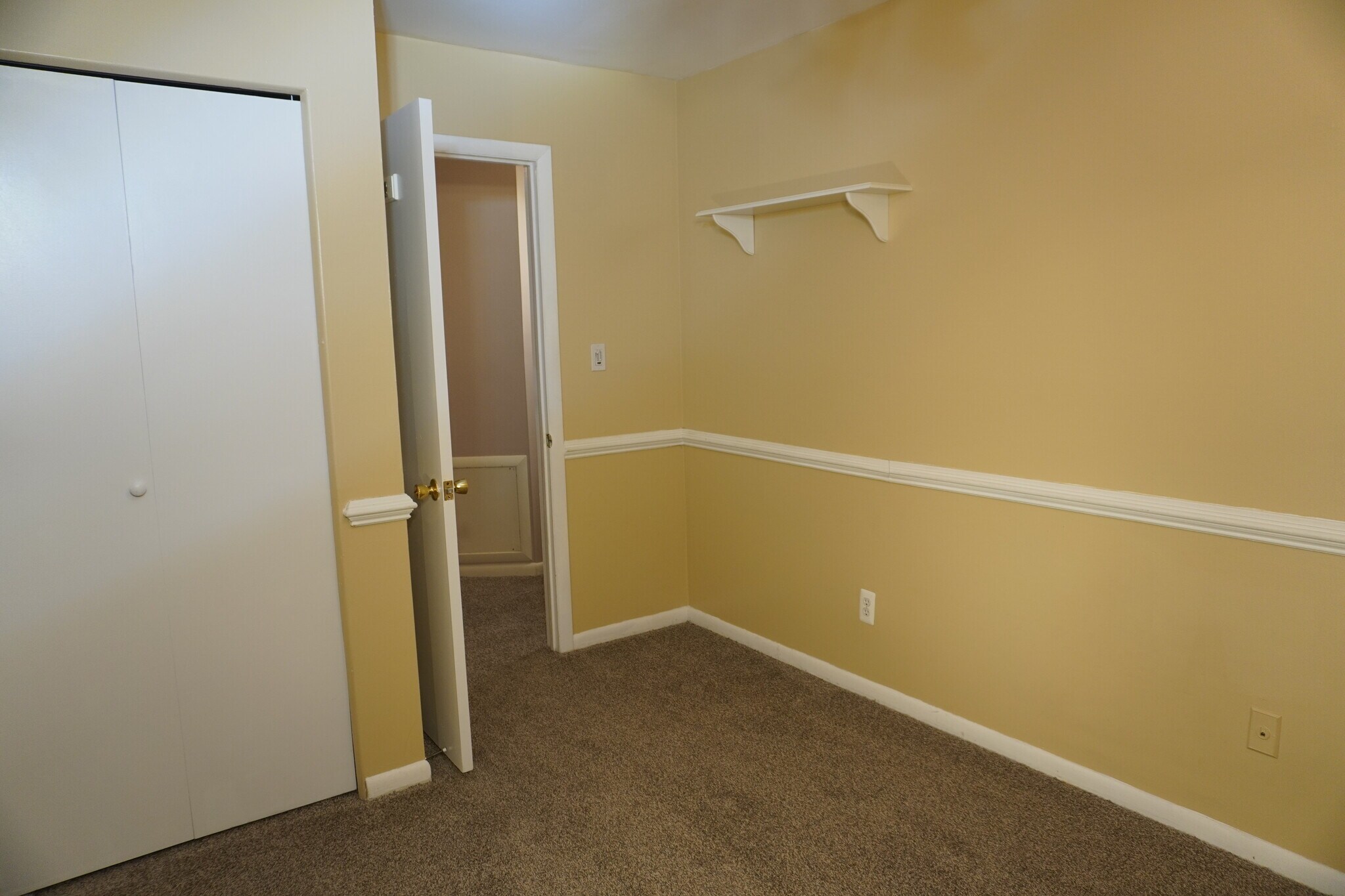 Building Photo - 5 Castlebar Ct