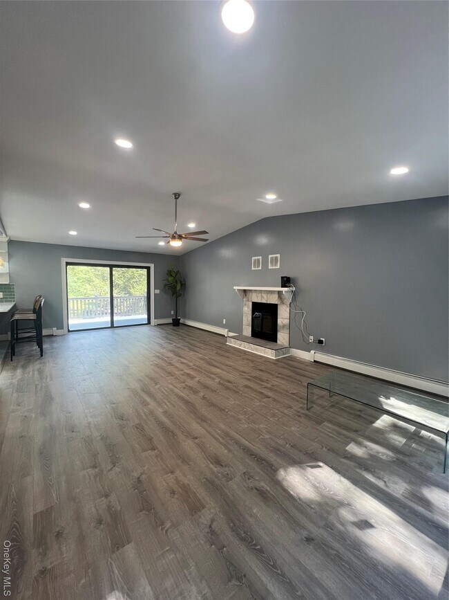 Building Photo - 60 Sunflower Dr