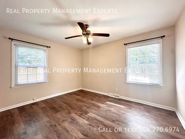 Building Photo - 4201 Winedale Ln