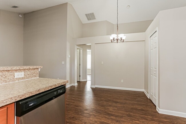 Building Photo - 10975 Campus Heights Ln