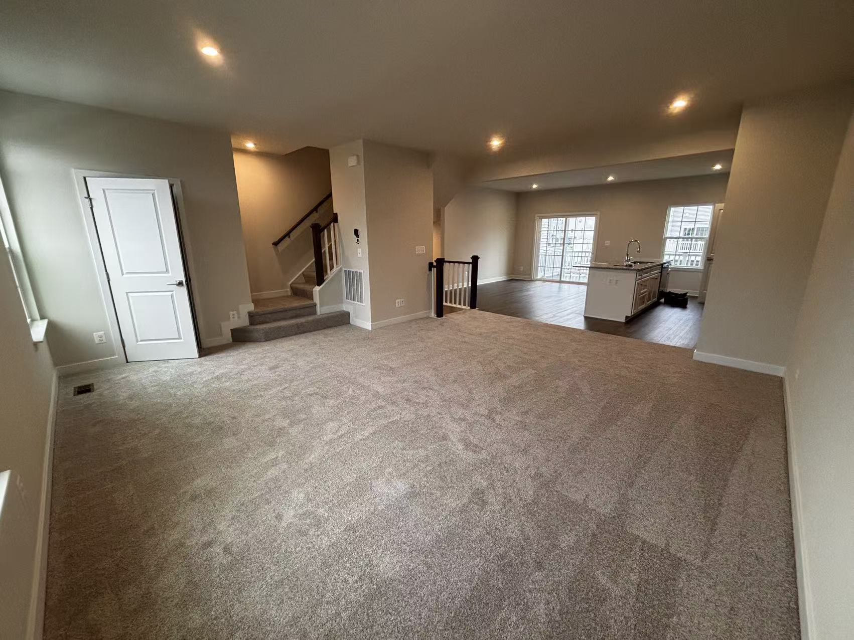 Building Photo - 735 Rosemary Way