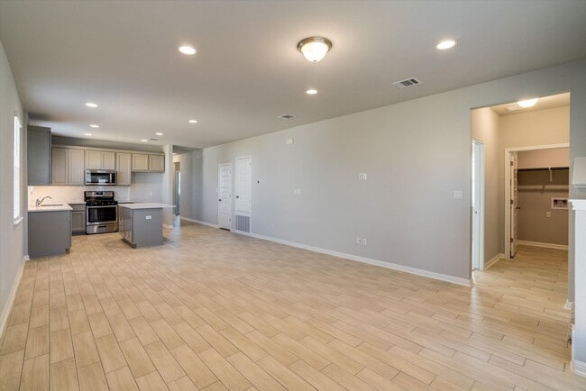 Building Photo - 2705 Brushwood Mdw