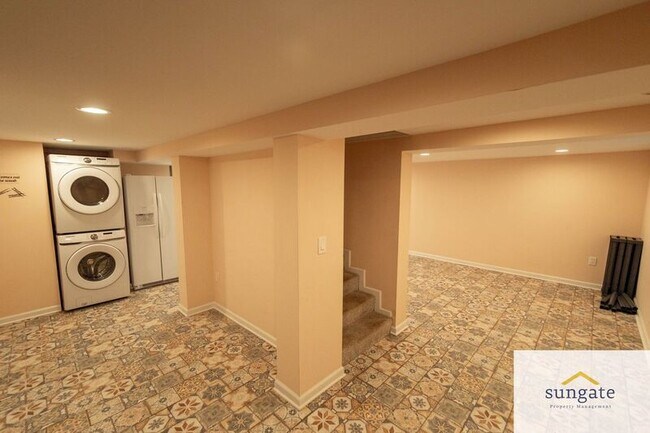 Building Photo - 7023 Deerfield Rd