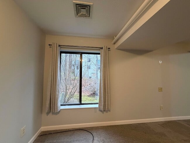 Building Photo - 17 Bayberry Dr