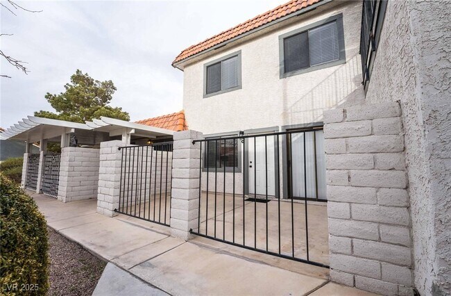 Primary Photo - 1133 Willow Tree Dr