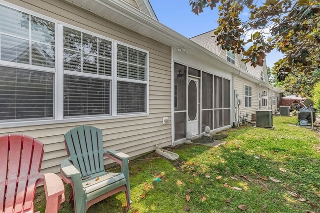 Building Photo - Beautiful Maintanance-Free 3 bedrooms 3 FU...