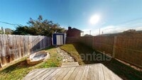 Building Photo - 1003 Fairway Gardens Dr