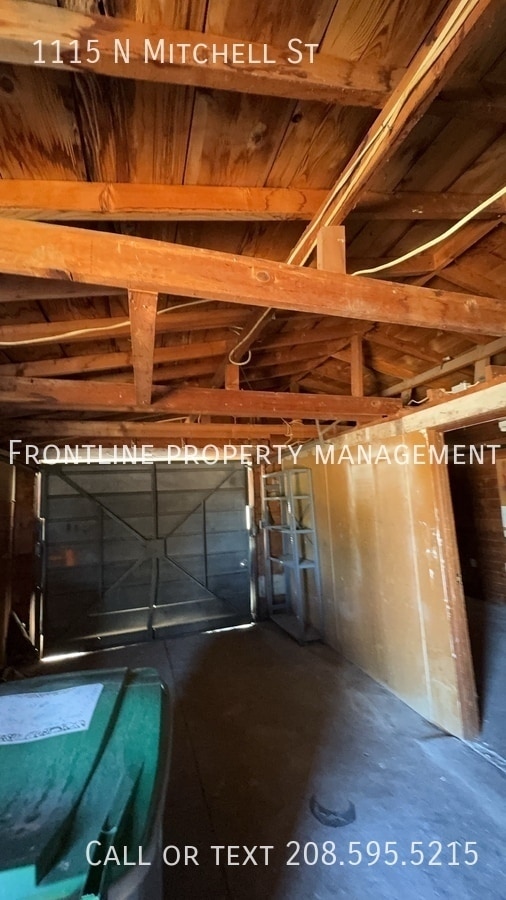 Building Photo - 1115 N Mitchell St