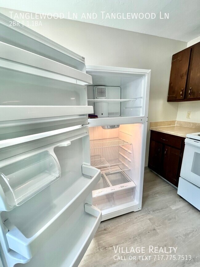 Building Photo - 442 Tanglewood Ln