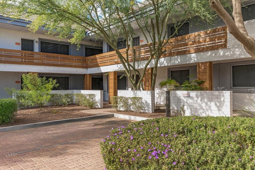 Building Photo - One @ Old Town