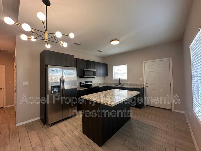 Building Photo - 3405 S Mia Ln