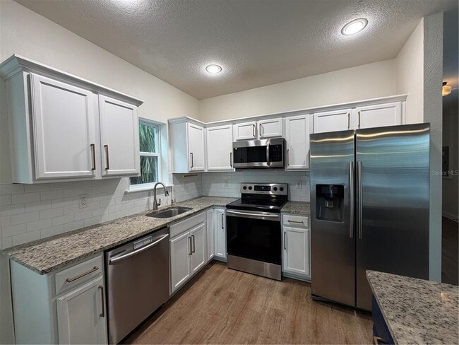 Building Photo - 1736 W Walnut St