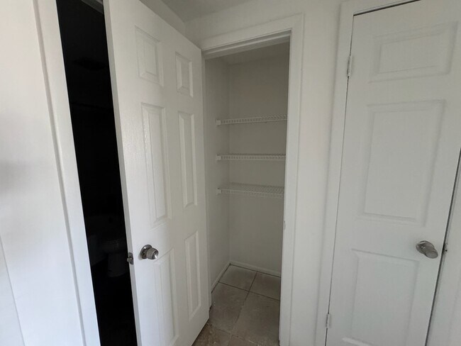 Building Photo - 7825 40th Ave Dr W