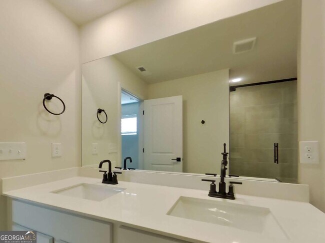 Building Photo - 635 Cantrell Dr