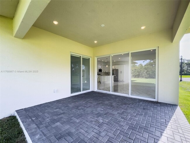 Building Photo - 149 Southeast Cor. Arno
