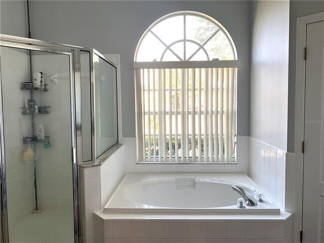 Building Photo - 10805 Australian Pine Dr