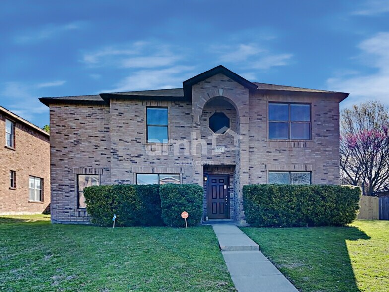 Primary Photo - 304 Sandlewood Ln