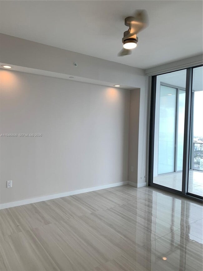 Building Photo - 851 NE 1st Ave