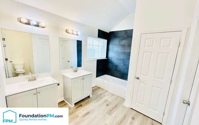 Building Photo - 3929 Wesley Forest Pl W