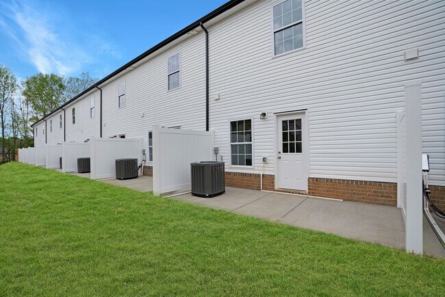 Building Photo - 156 Excell Rd