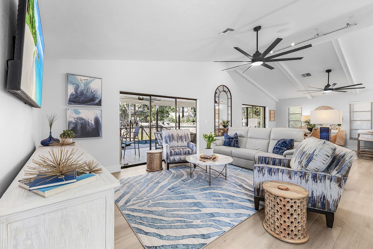 Building Photo - 663 110th Ave N