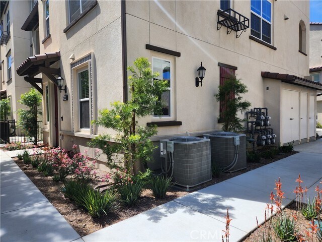 Building Photo - 2408 Villena Way