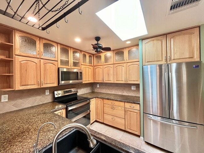 Building Photo - 3 Bd 3 Ba + Office + Den + Arizona Room!