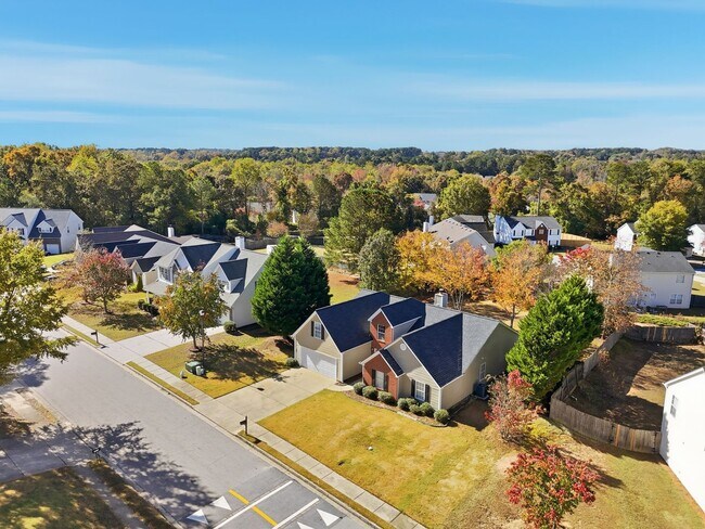 Building Photo - Ranch home with 4 bedrooms and a bonus room.