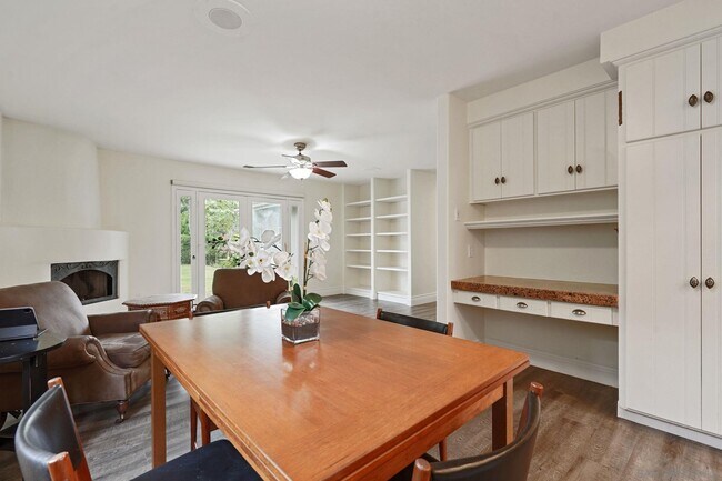 Building Photo - 14844 Rancho Real