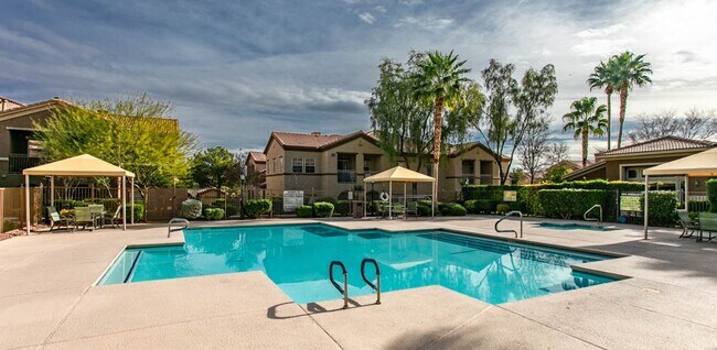 Building Photo - 2 Bed, Den, 1 Car Garage, Gated Northwest Condo