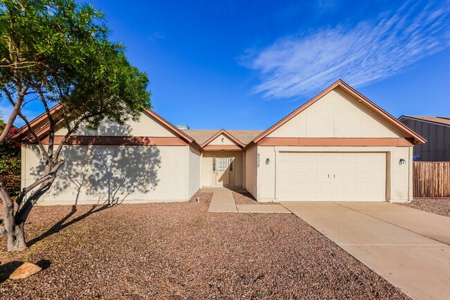 Building Photo - 6528 W Grandview Rd