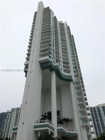 Building Photo - 900 Brickell Key Dr