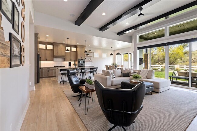 Building Photo - Gorgeous 4-Bedroom Home in Dry Creek Ranch...