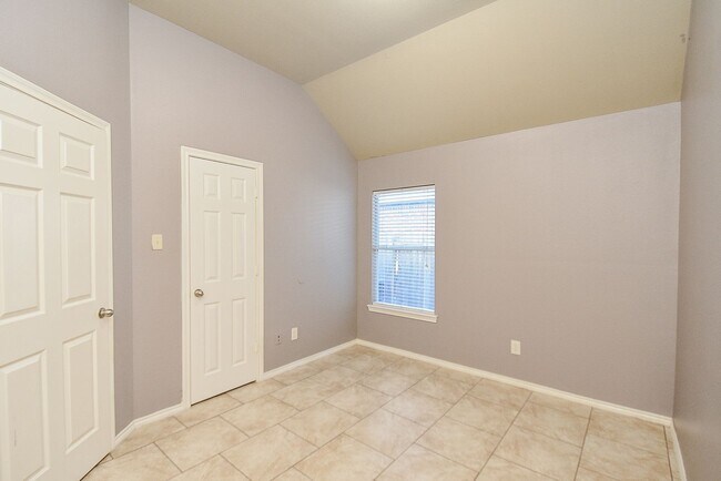 Building Photo - 9235 Black Tooth Way