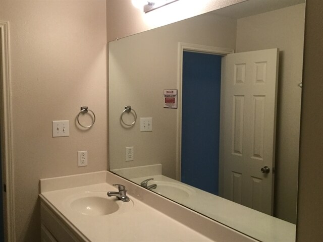 Building Photo - 28829 Sulphur River Ct