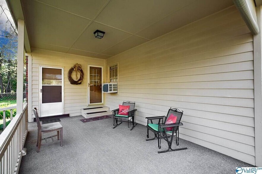 Building Photo - 2622 Brookline Dr NW