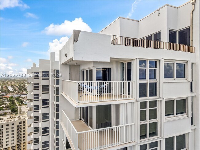 Building Photo - 1370 S Ocean Blvd