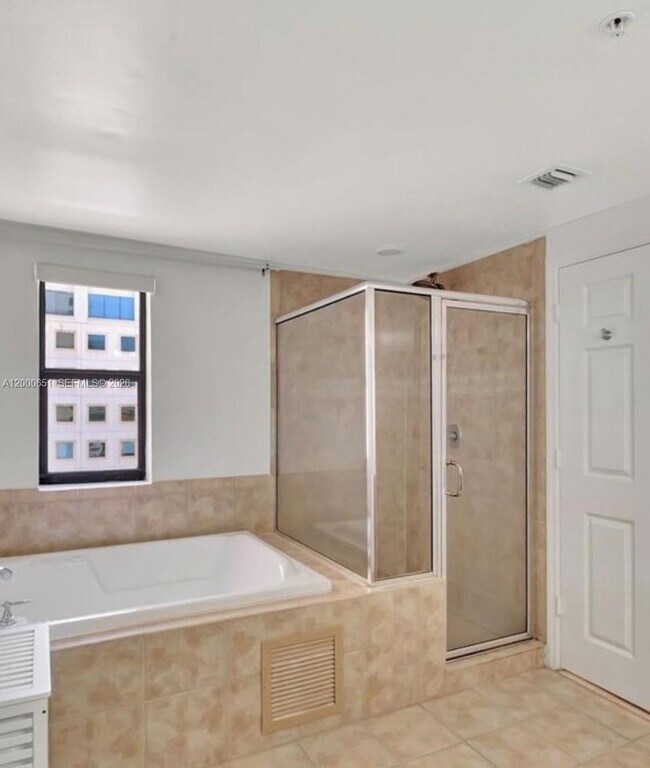 Building Photo - 888 Douglas Rd