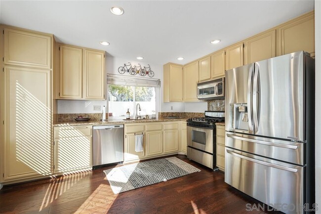Building Photo - 10636 Brookhollow Ct