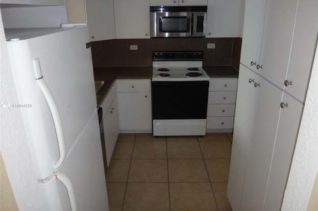 Building Photo - 5601 Collins Ave