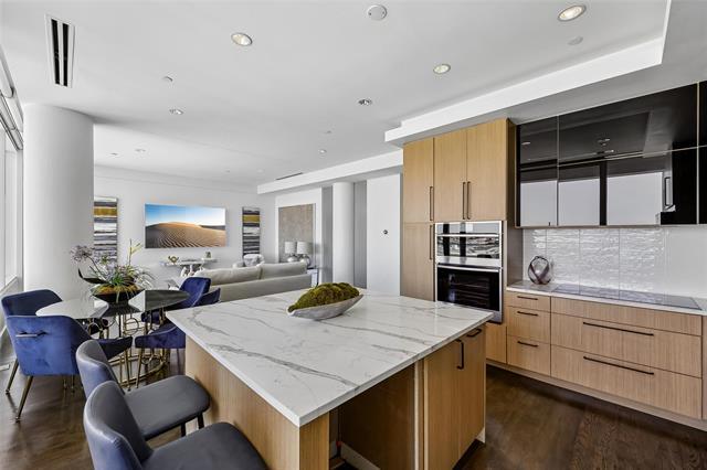 Building Photo - 2408 Victory Park Ln